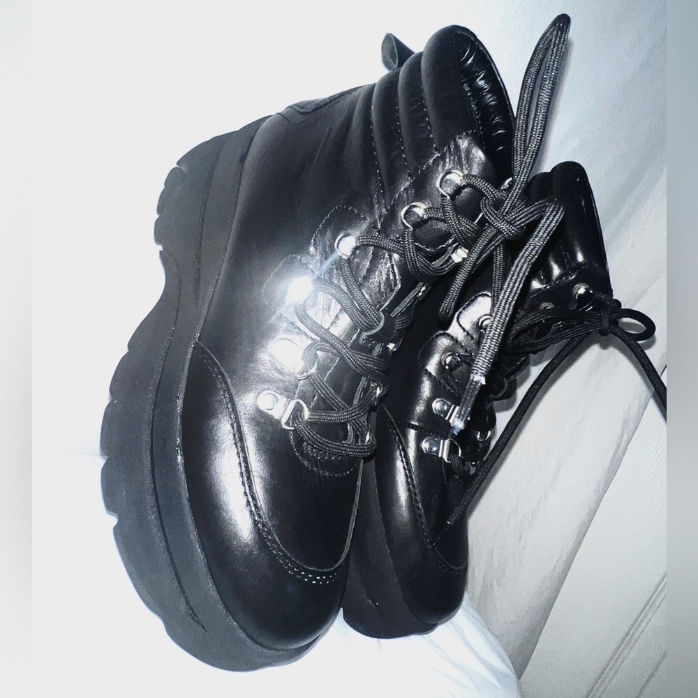 Steve Madden Black Husky Boot